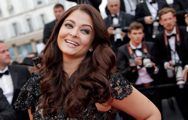 Aishwarya-Rai-Rocks-Cannes-Film-Festival-2013-In-Elie-Saab2